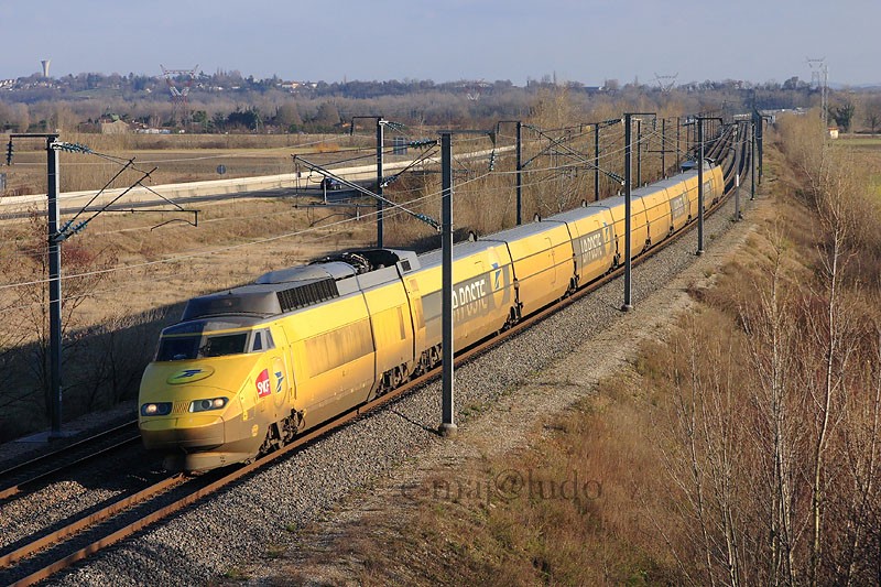 TGV la Poste(3).JPG